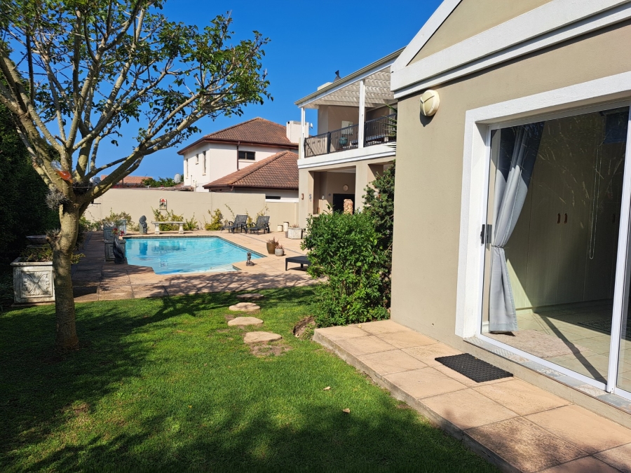 5 Bedroom Property for Sale in Whale Rock Western Cape